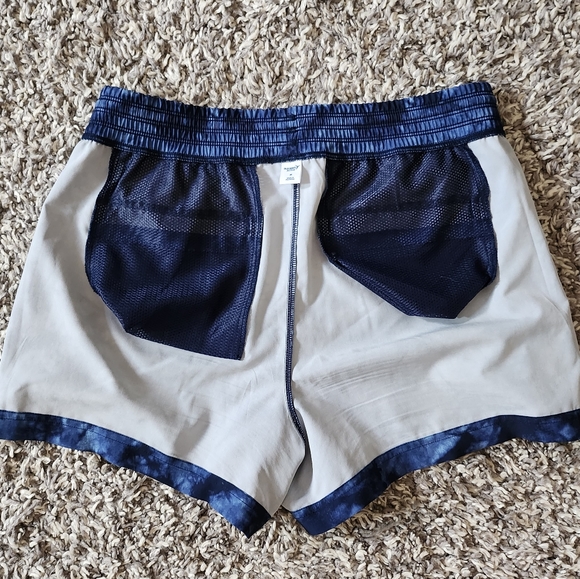 Old Navy Active short pockets Medium - Picture 6 of 7